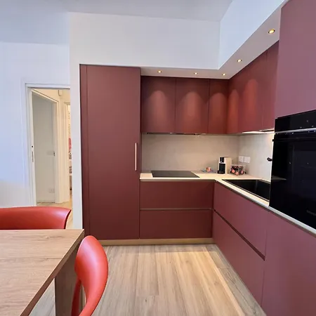 Apartment East Side