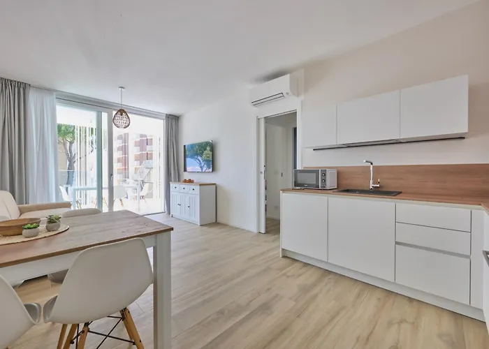 Apartment East Side